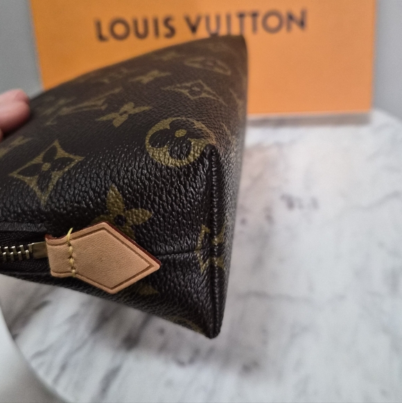 Louis Vuitton Monogram Cosmetic Pouch - Picture 7 of 10